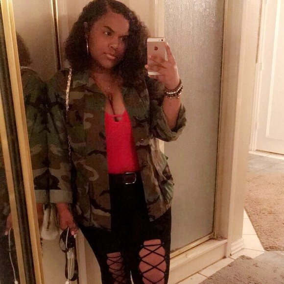 Meet your Posher, Andrea - Picture 2 of 4